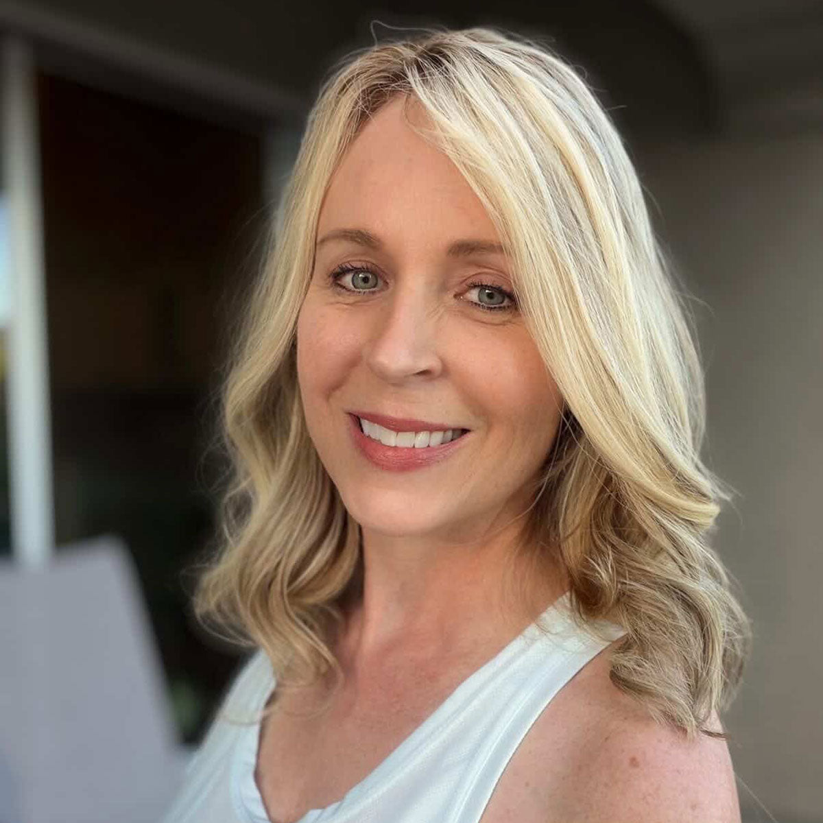 women_human_hair_topper_2_c4b89547-ab72-40e3-a05c-7329a8cecaa8 TUW16 Silk Base Hair Topper | Hair Topper for Thinning Crown