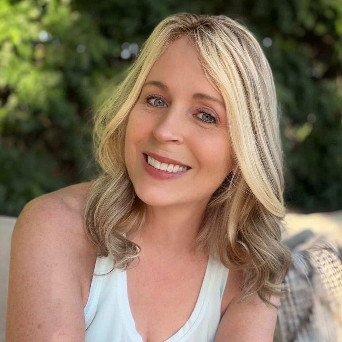 women_human_hair_topper_4_f42fa561-8c45-4bb1-b15f-013c0e3db7f5 TUW16 Silk Base Hair Topper | Hair Topper for Thinning Crown